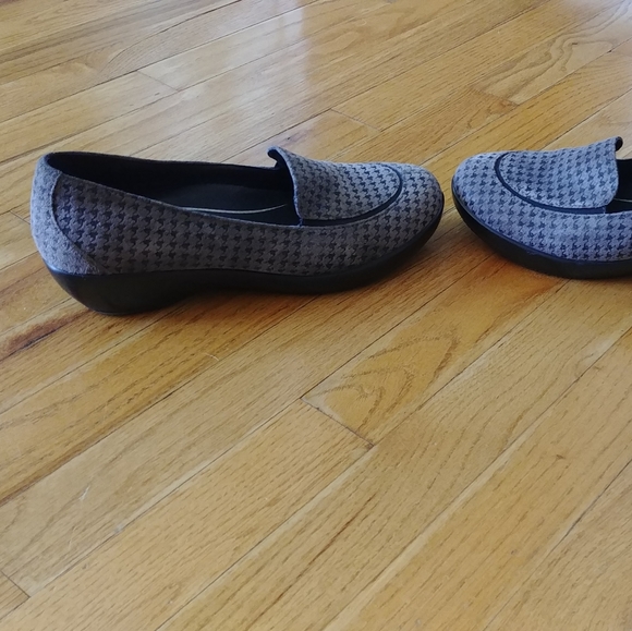 Dansko Debra Houndstooth Suede loafers - Picture 5 of 5